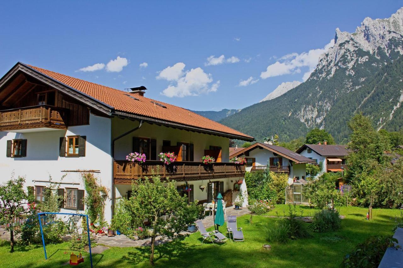 Gaestehaus Kurparkfrieden Mittenwald Exterior photo